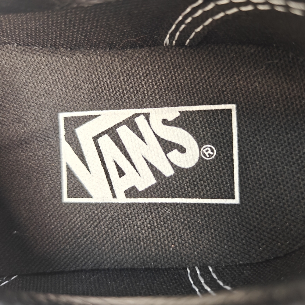 Vans Classic Slip-On Dice Bolts Hearts Eyeballs Cherries 8-Balls Print Women 7.5 - Picture 6 of 8